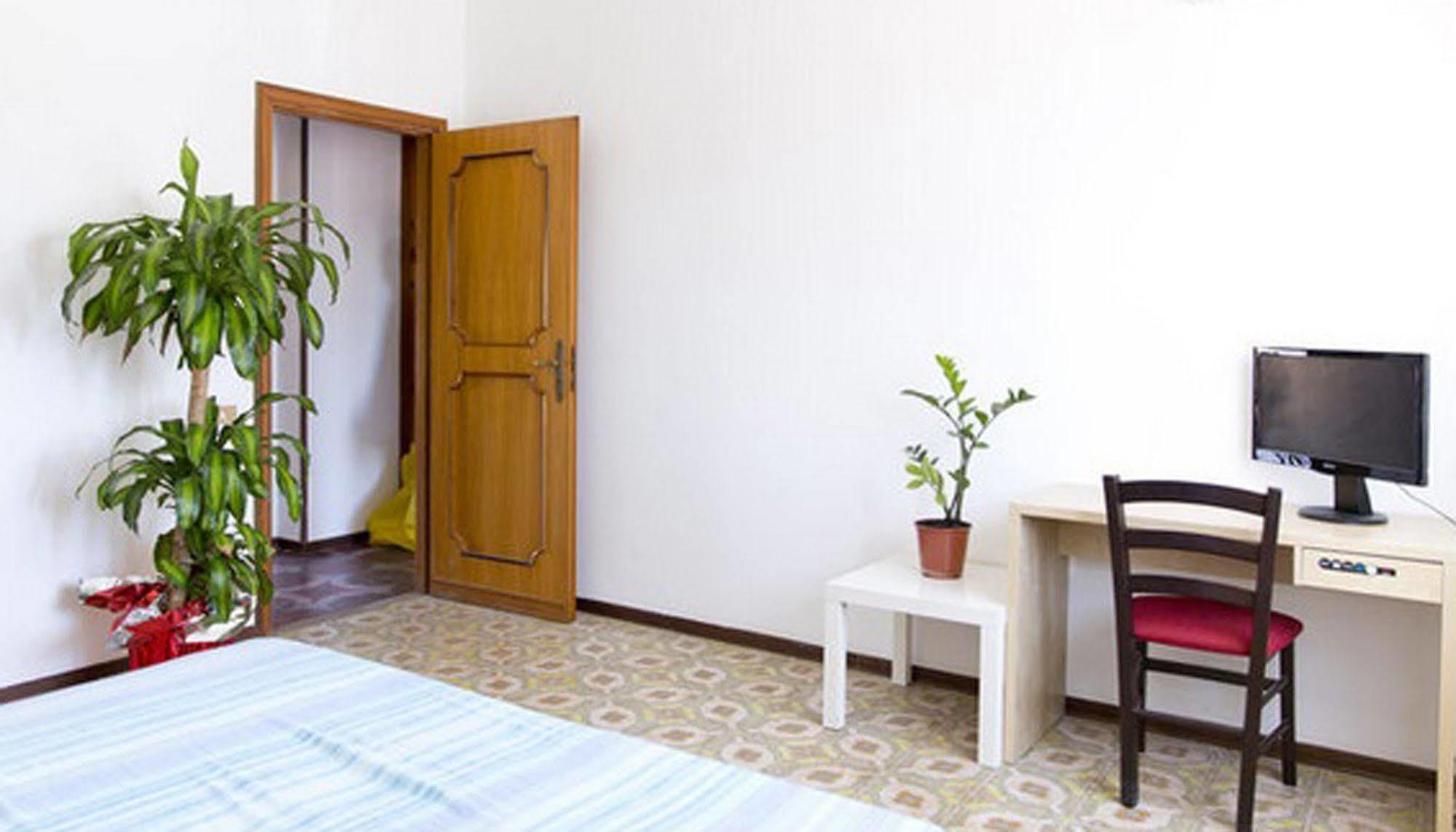 Residenza Paola Hotel Palermo Eksteriør billede